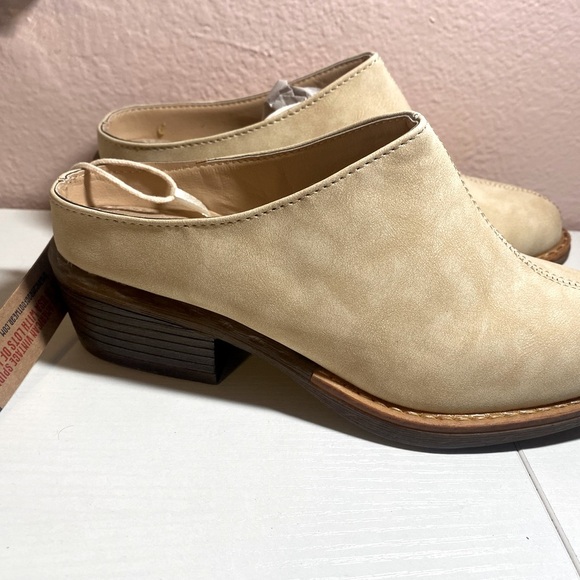 Elegant Cream Women's Mules - Picture 6 of 9